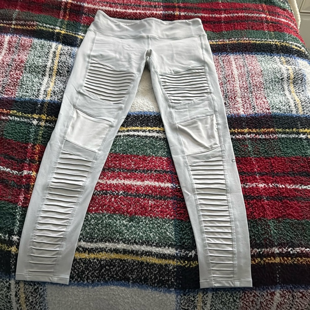 Alo Yoga White Glossy High Waisted Moto Leggings Size Medium